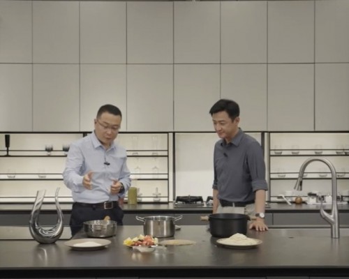央视见证：卡萨帝厨电同时看三口锅沸而不溢